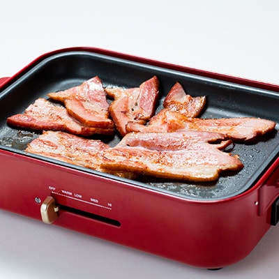 こだわりの河津桜チップで燻製したスモークチーズとスモークベーコン3点セット