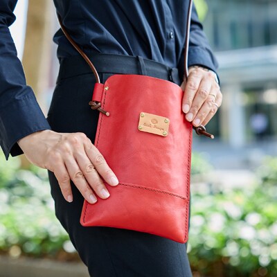 【ハンドメイド】やわら革サコッシュ(レッド)