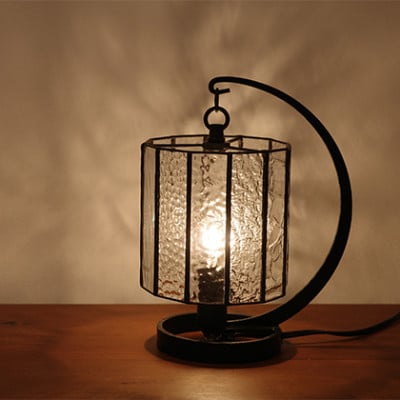 Nijiiro Lamp のステンドグラスのテーブルランプ ストライプ