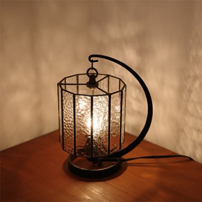 Nijiiro Lamp のステンドグラスのテーブルランプ ストライプ