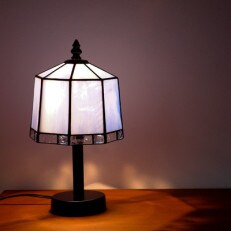 Nijiiro Lamp のステンドグラスのテーブルランプ ブラン ブルー