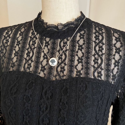 【ROUND】 バラシルバーペンダント　ホワイト