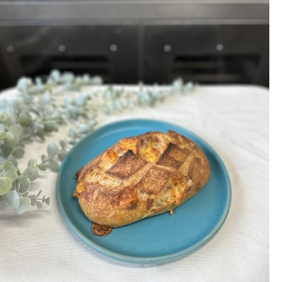 Australian Sourdough 2種セット《ゴーダチーズ・ドライフルーツと胡桃 各1個》