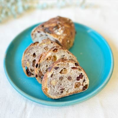 Australian Sourdough 2種セット《ゴーダチーズ・ドライフルーツと胡桃 各1個》