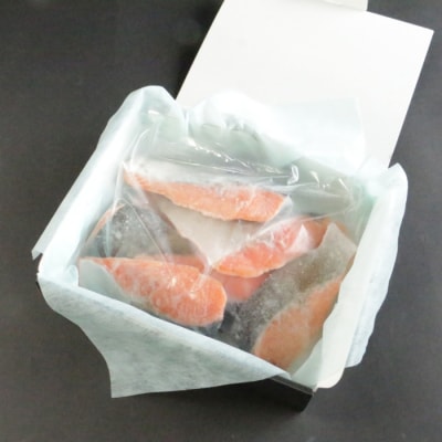 数量限定 国産 骨なしサーモン 計2kg(1kg✕2P) 鮭 サーモン 愛南サン・フィッシュ