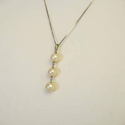 3連ペンダント(バロック珠)アコヤ真珠 8.8-9.2mm×3