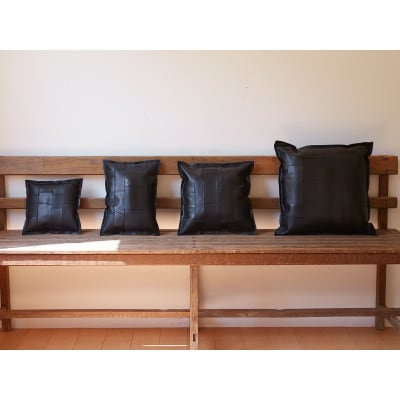 【KAKURA】レザークッション tunagu35 ブラック