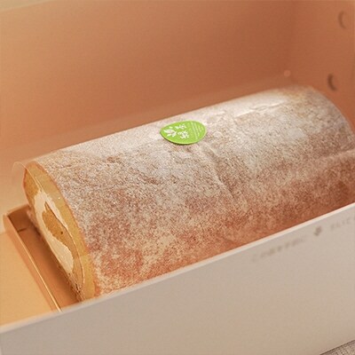 たっぷり地鶏卵のロールケーキ(緑茶)