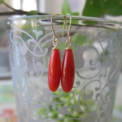 高知県大月町産】赤珊瑚のティアドロップ型ピアス | 高知県大月