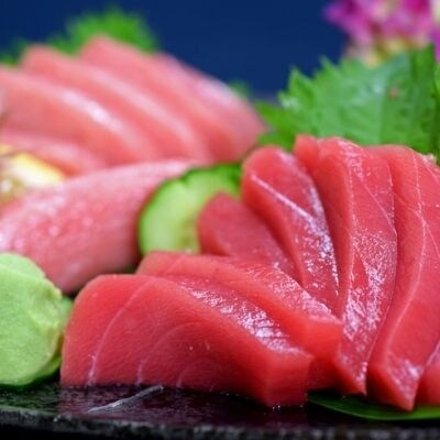サンゴの海で育った本マグロ 中トロ・赤身・ブツ1kg超