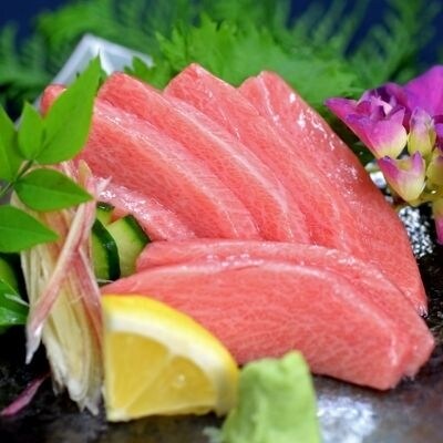 サンゴの海で育った本マグロ 中トロ・赤身・ブツ1kg超