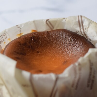 濃厚バスクチーズケーキ ホール(12cm) 甘さ控えめ 香ばしい おすすめスイーツ 高知県大月町