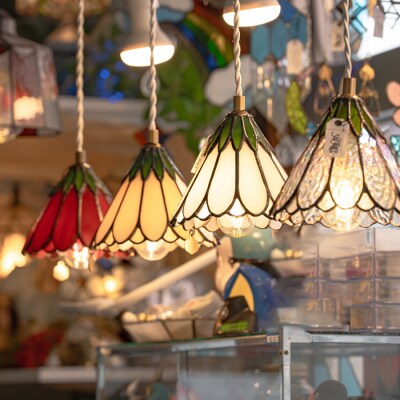 ステンドグラス 蜂の巣 モチーフ サンキャッチャー 手作り インテリア雑貨  ハンドメイド 雑貨