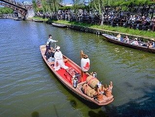 「嫁入り舟」の花嫁を純白の白無垢で祝福したい!