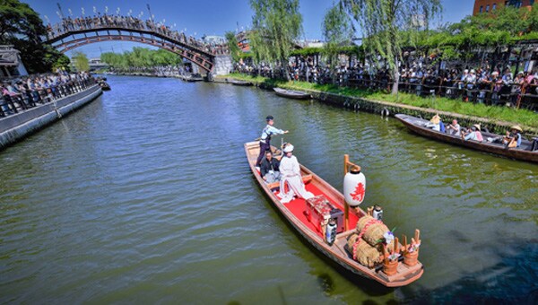 「嫁入り舟」の花嫁を純白の白無垢で祝福したい!