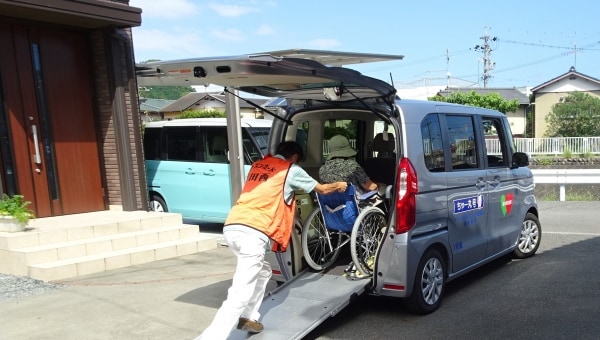 地域力による高齢者・障がい者の通院支援車両運行