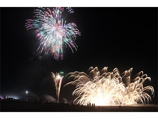 九十九里浜のど真ん中　みんなで作る花火大会