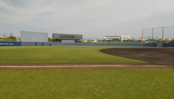 夏の甲子園予選会場・藤沢市「八部公園野球場」 外野防護マット改修プロジェクト