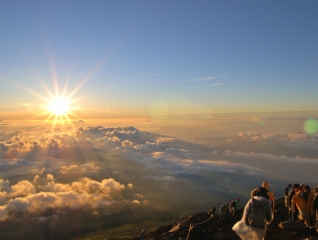 富士山でケガする人を1人でも減らすために。登山…