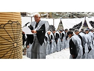 雪の朝に灯す祈り―600年続く御朝拝式を未来へー