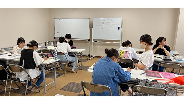 若者と当事者が支える不登校からの自立支援プロジェクト